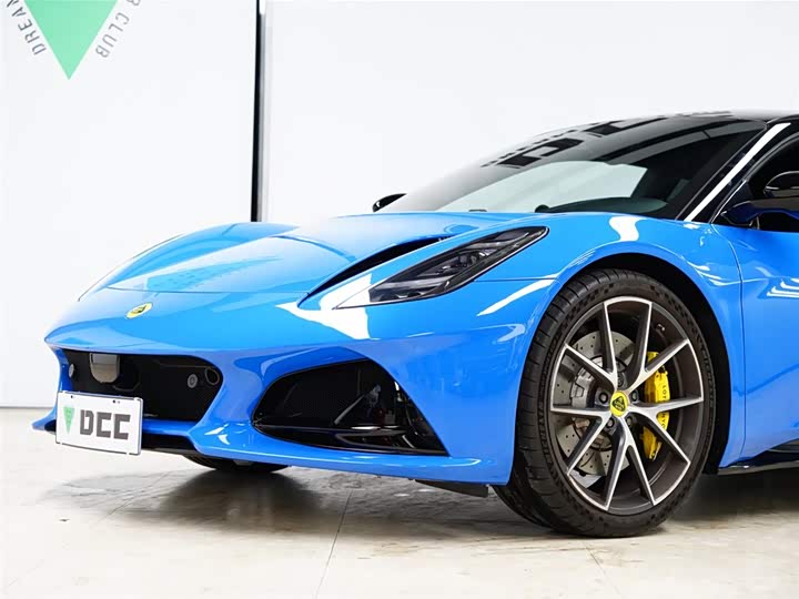 Фото 1 - Lotus Emira