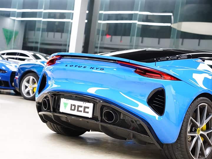 Фото 8 - Lotus Emira