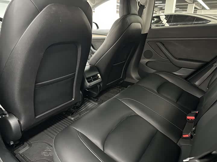 Фото 7 - Tesla Model 3