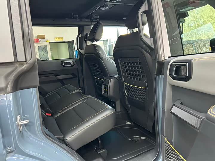 Фото 8 - Ford Bronco