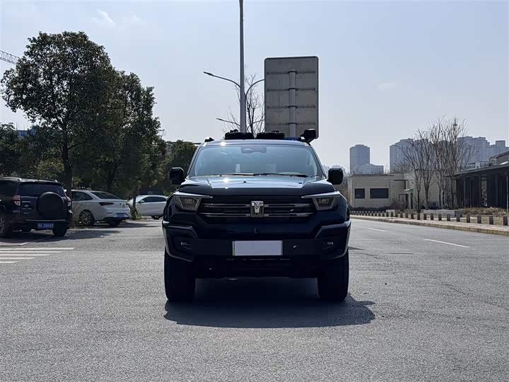 Фото 3 - Tank 400 Hybrid