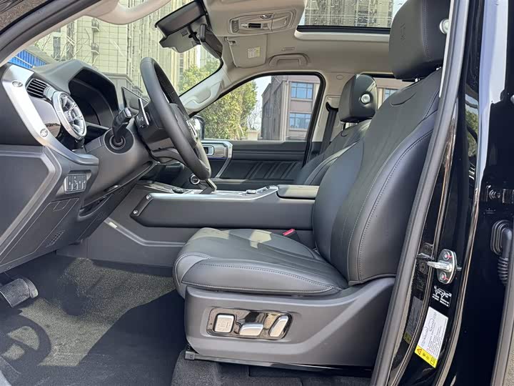 Фото 7 - Tank 400 Hybrid