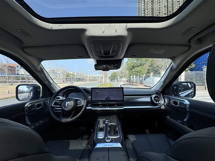 Фото 9 - Tank 400 Hybrid