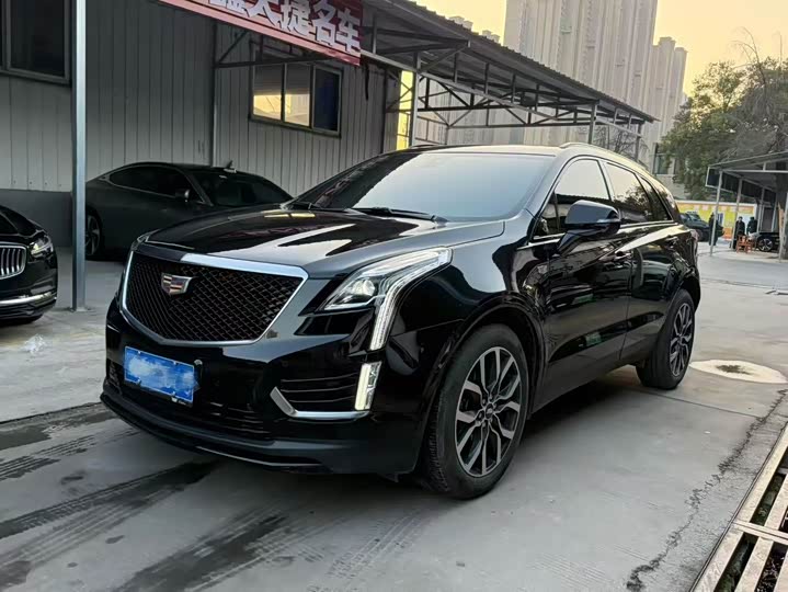 Фото 1 - Cadillac XT5