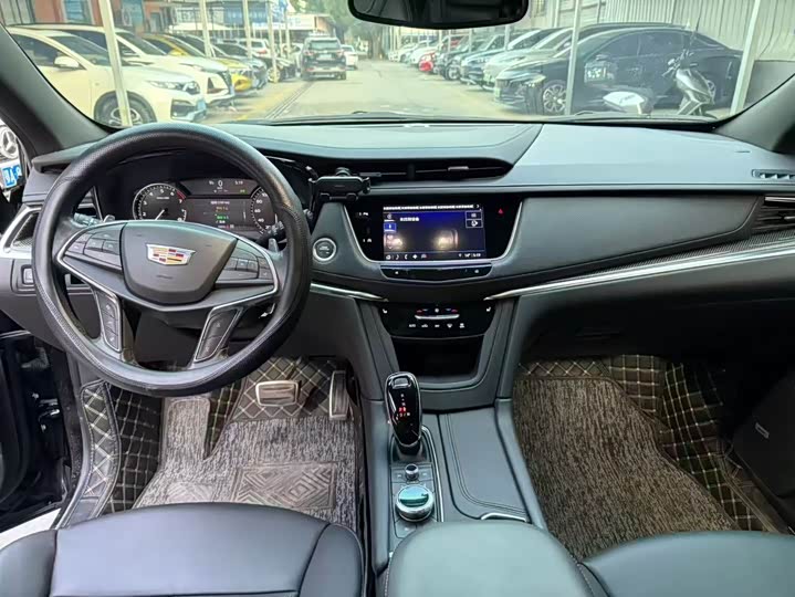 Фото 4 - Cadillac XT5