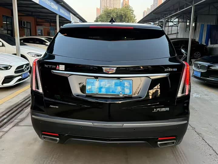 Фото 8 - Cadillac XT5