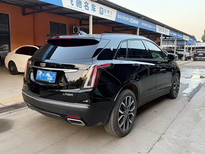 Фото 9 - Cadillac XT5