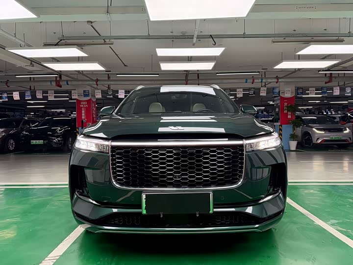 Фото 2 - LiXiang One