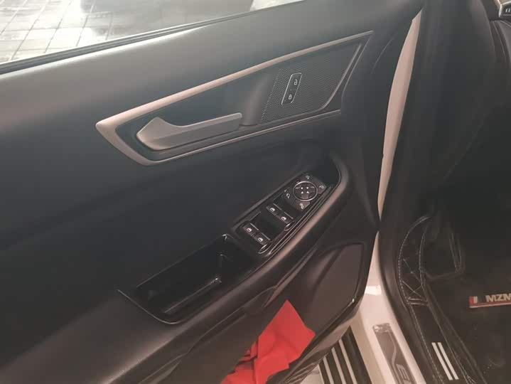 Фото 7 - Ford Edge