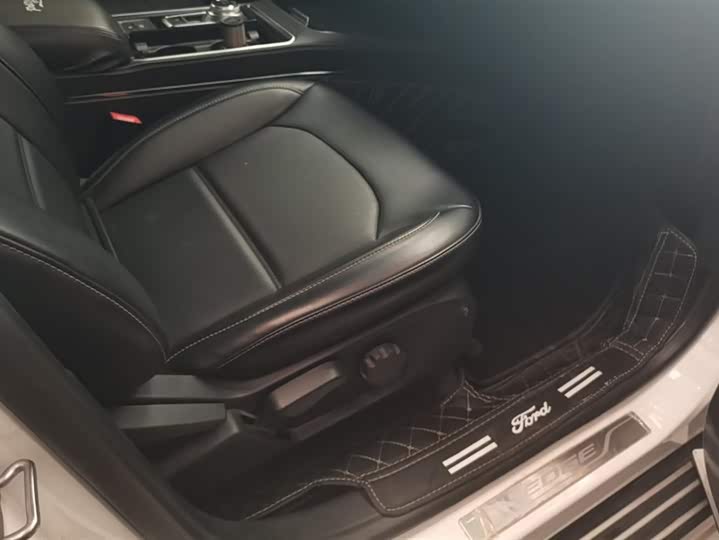 Фото 8 - Ford Edge