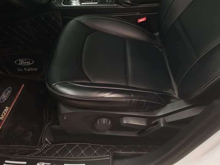 Фото 9 - Ford Edge