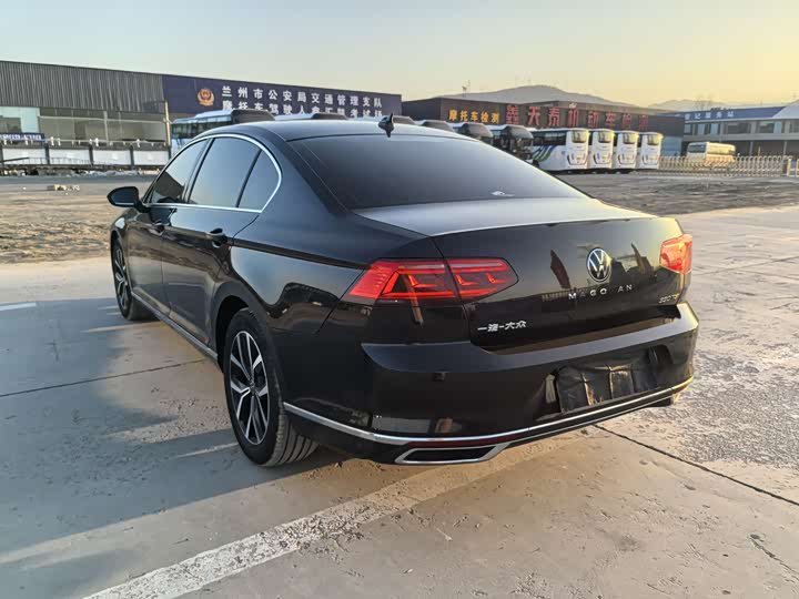 Фото 4 - Volkswagen Magotan