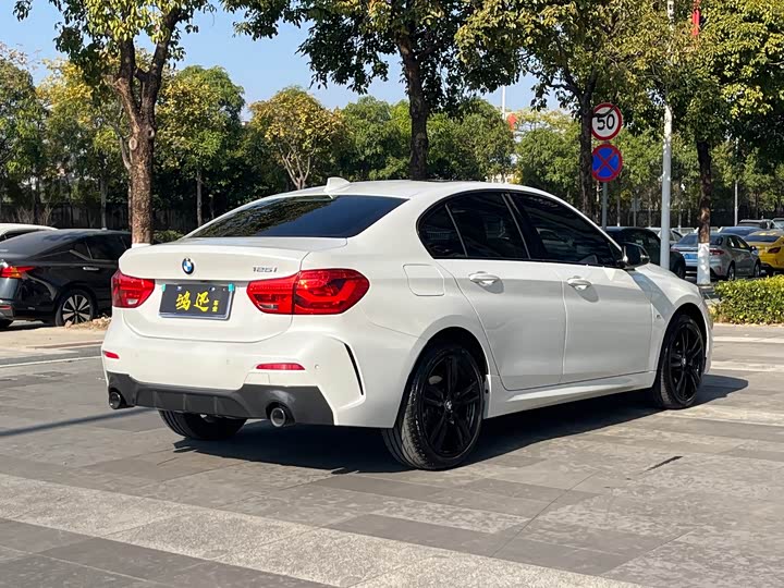 Фото 5 - BMW 1 Series