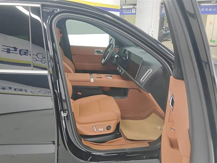 Фото 8 - LiXiang L6