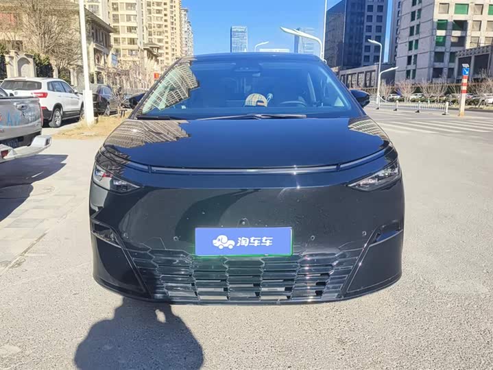 Фото 2 - XPeng X9