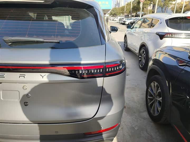 Фото 8 - Chery Tiggo 8L