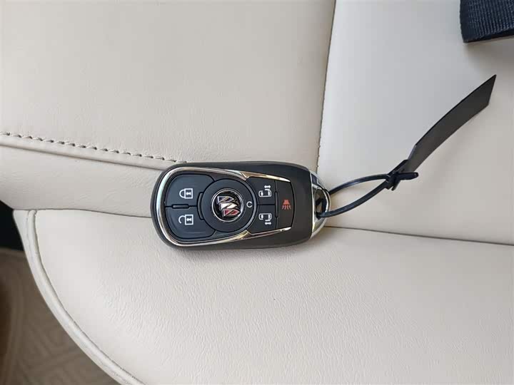 Фото 9 - Buick GL8 ES