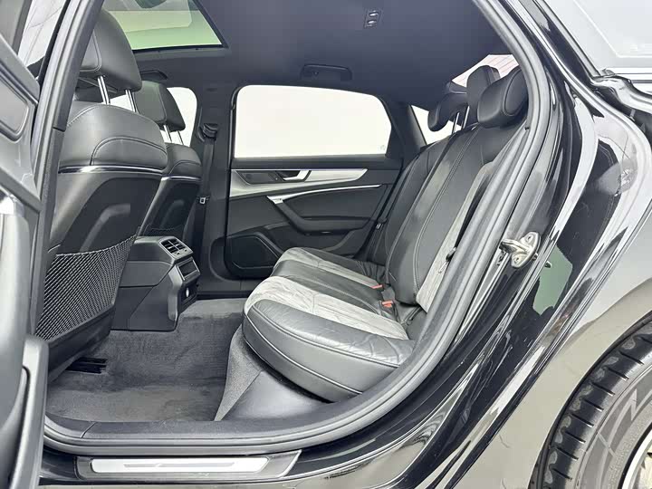 Фото 7 - Audi A6L