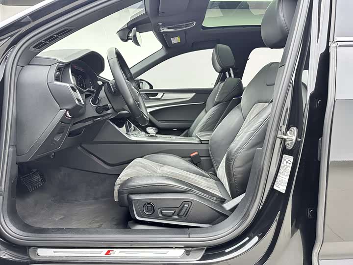 Фото 9 - Audi A6L