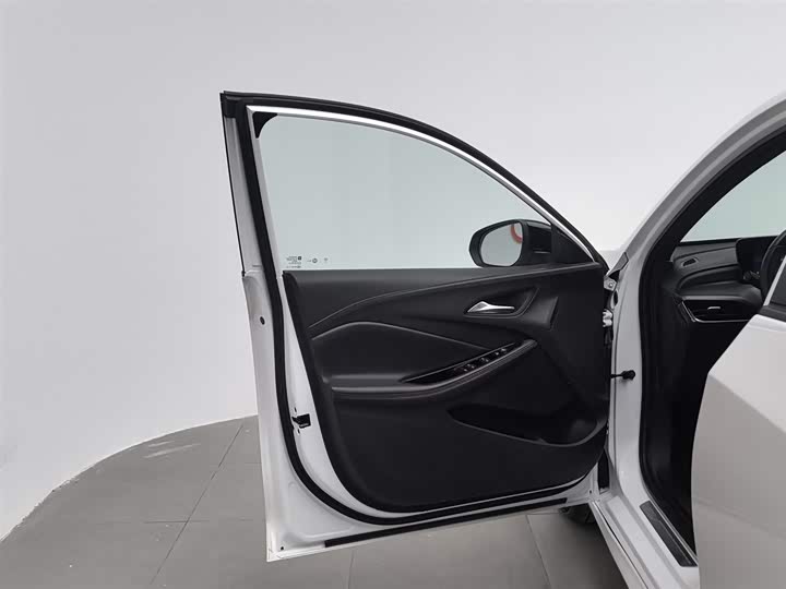 Фото 8 - Buick Verano