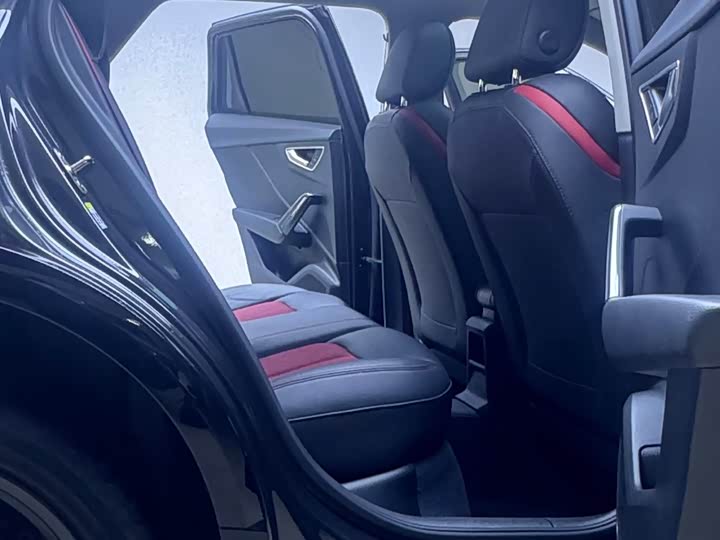 Фото 9 - Audi Q2L