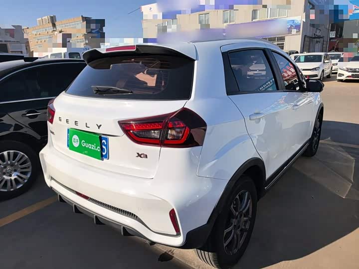 Фото 6 - Geely Vision X3