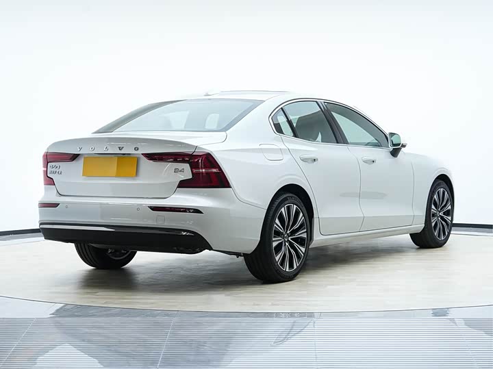 Фото 5 - Volvo S60