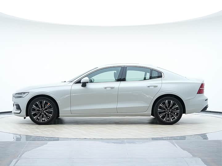 Фото 7 - Volvo S60