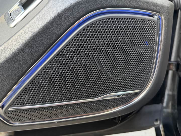 Фото 8 - Hongqi H9