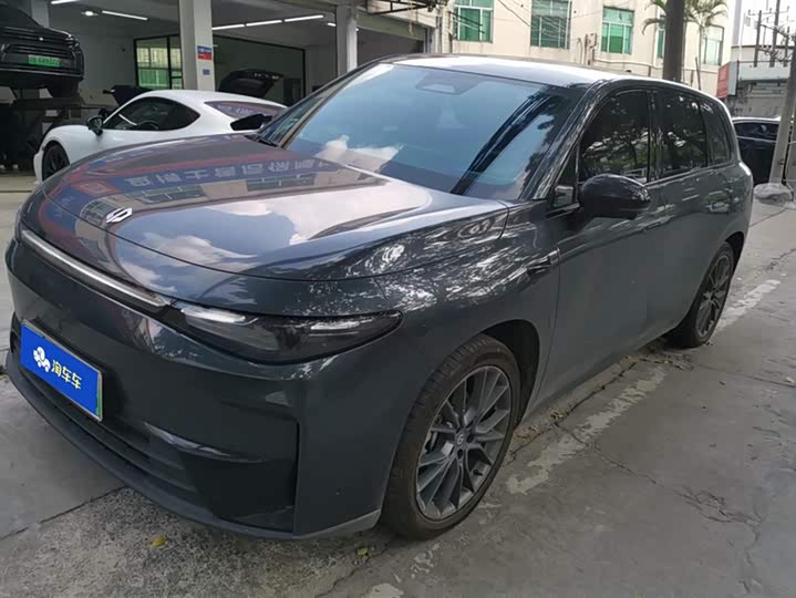 Фото 1 - Leapmotor C10