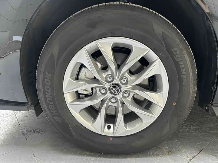 Фото 5 - Toyota Granvia