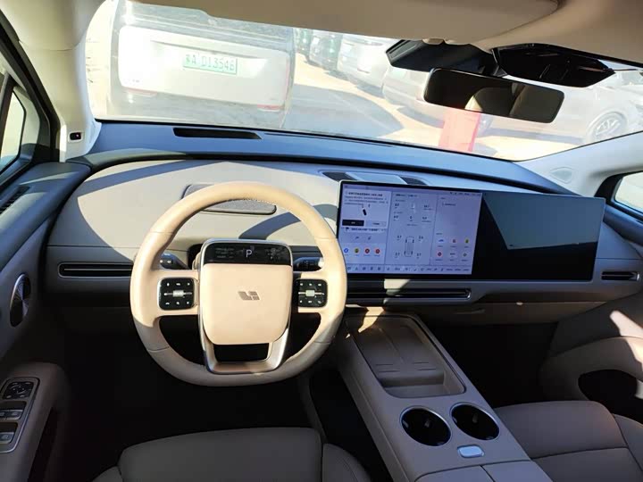 Фото 3 - LiXiang i8