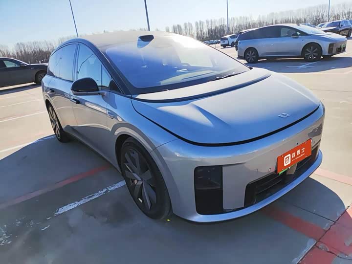 Фото 5 - LiXiang i8