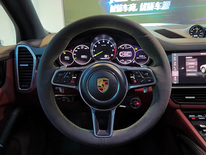 Фото 8 - Porsche Cayenne Hybrid