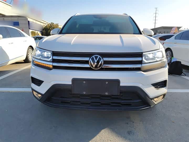 Фото 3 - Volkswagen Tharu