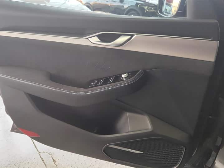 Фото 7 - Geely Preface