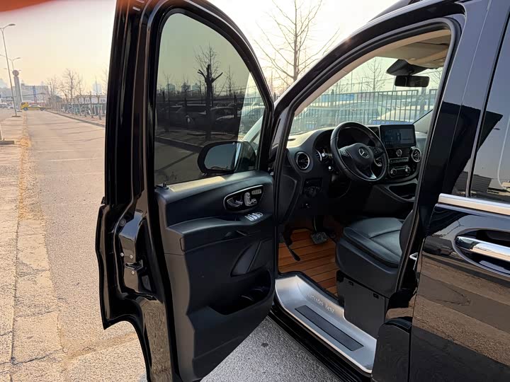 Фото 9 - Mercedes-Benz Vito