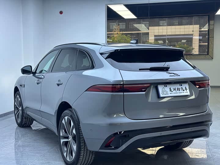 Фото 5 - Jaguar F-Pace