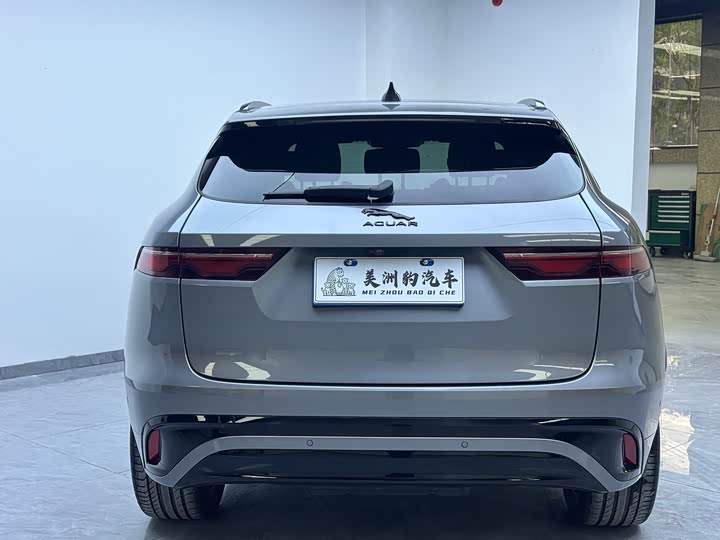 Фото 6 - Jaguar F-Pace