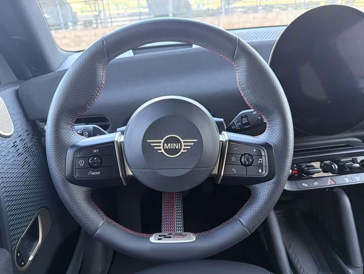 Фото 9 - Mini Cooper