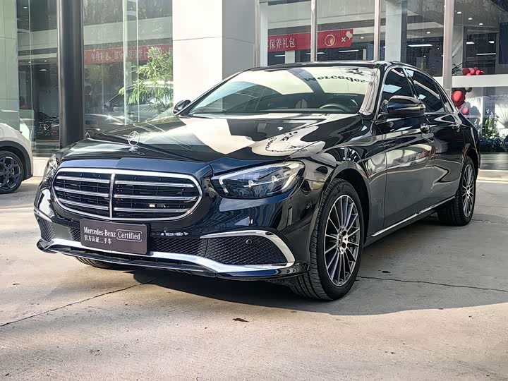 Фото 1 - Mercedes-Benz E-Class