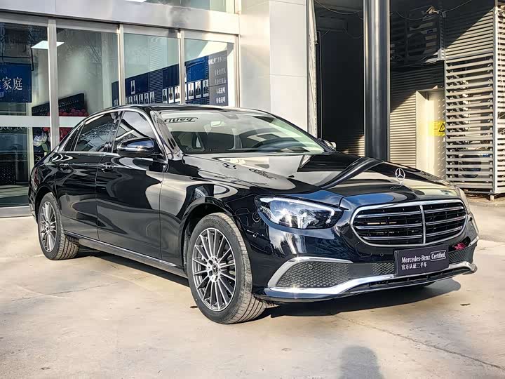 Фото 3 - Mercedes-Benz E-Class