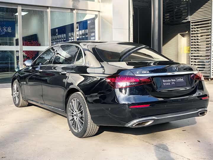 Фото 5 - Mercedes-Benz E-Class