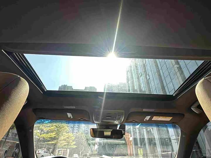 Фото 9 - Lexus ES