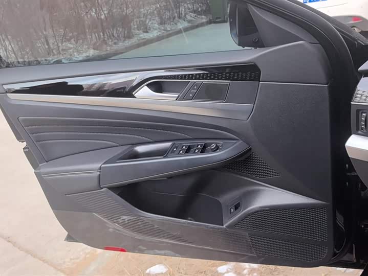 Фото 7 - Volkswagen Passat