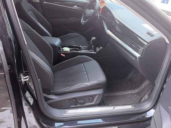 Фото 8 - Volkswagen Passat