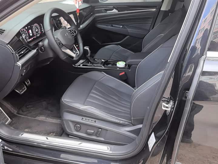 Фото 9 - Volkswagen Passat