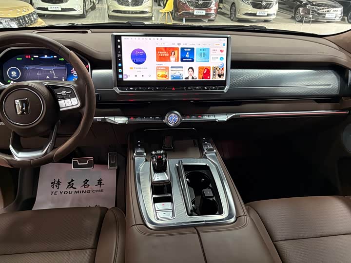 Фото 9 - Tank 700 Hybrid