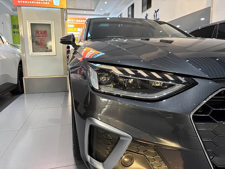 Фото 4 - Audi A4L