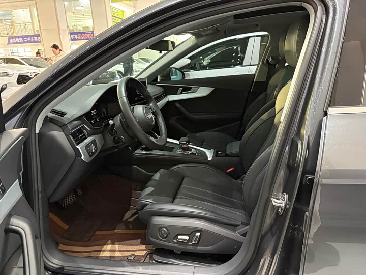 Фото 6 - Audi A4L